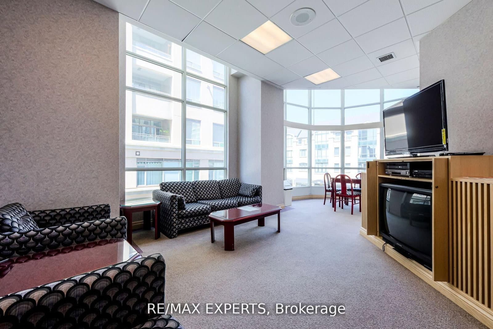 942 Yonge Street, Unit 1006 thumbnail 37