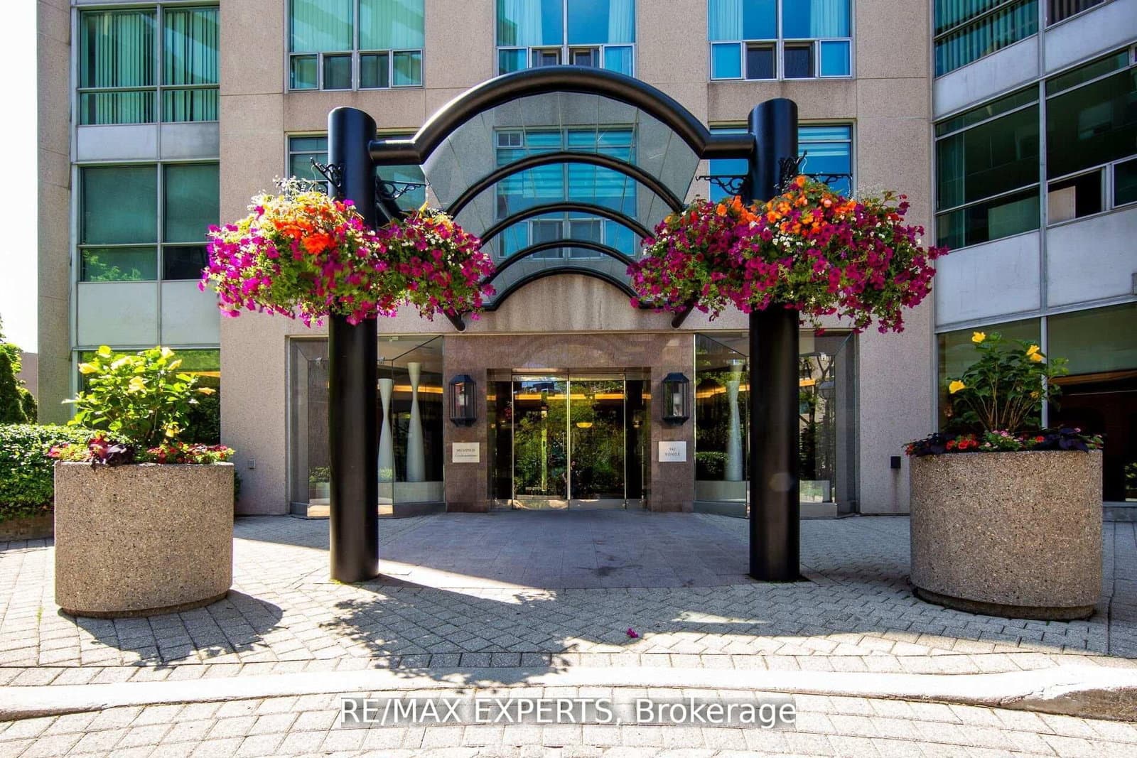942 Yonge Street, Unit 1006 thumbnail 4