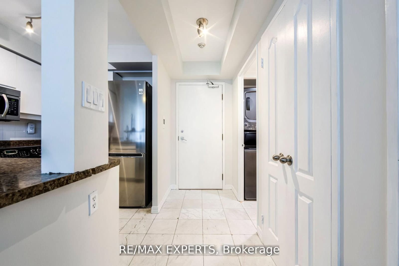 942 Yonge Street, Unit 1006 thumbnail 9
