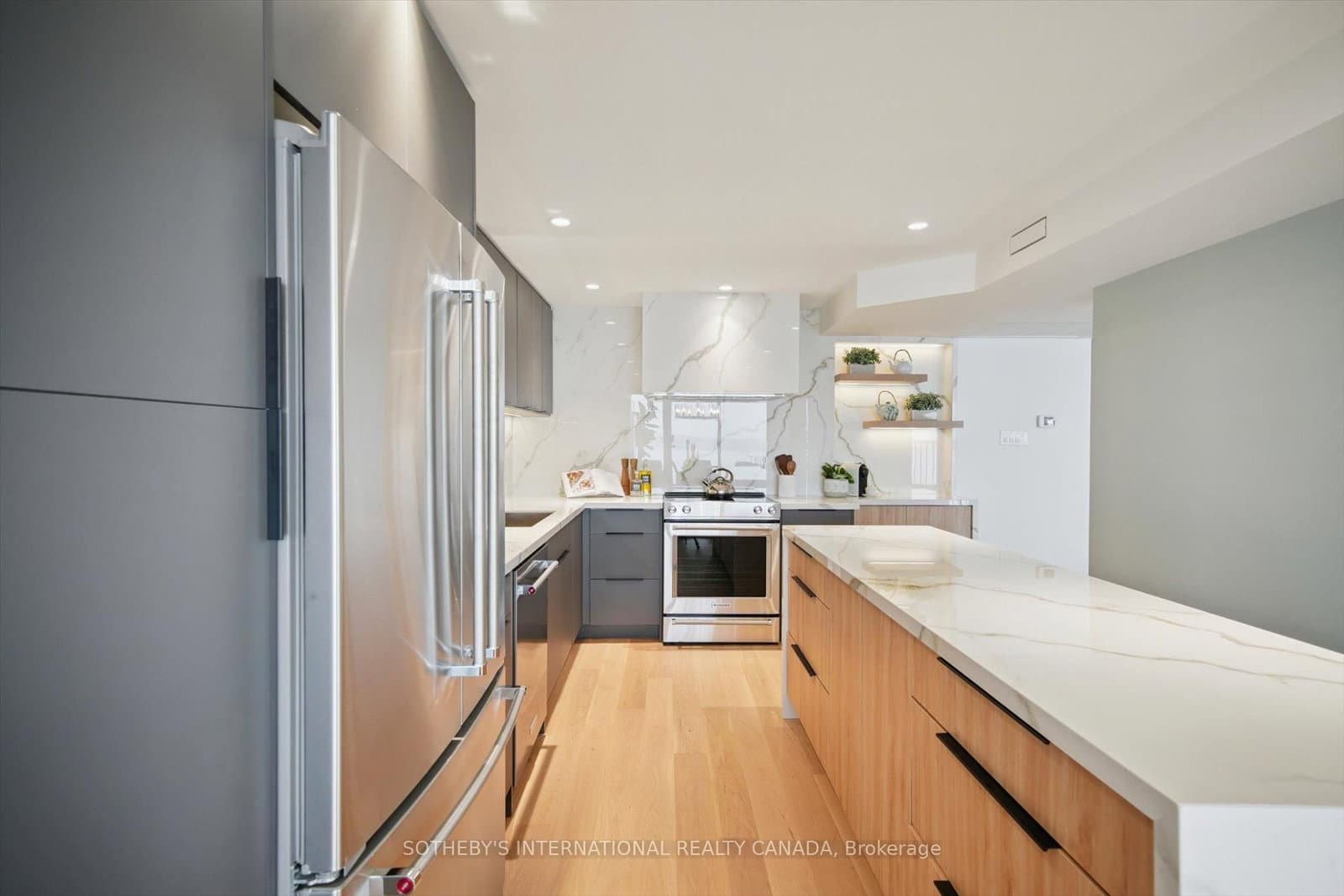 65 Harbour Square, Unit 1110 thumbnail 8
