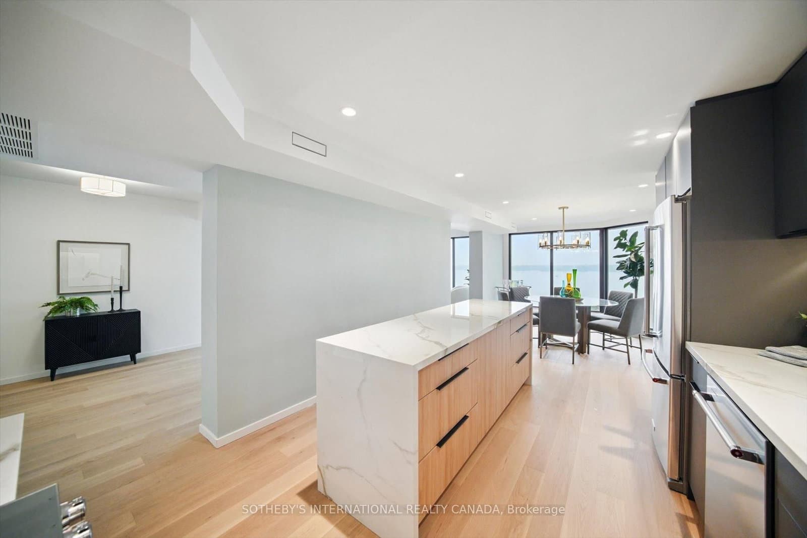 65 Harbour Square, Unit 1110 thumbnail 9