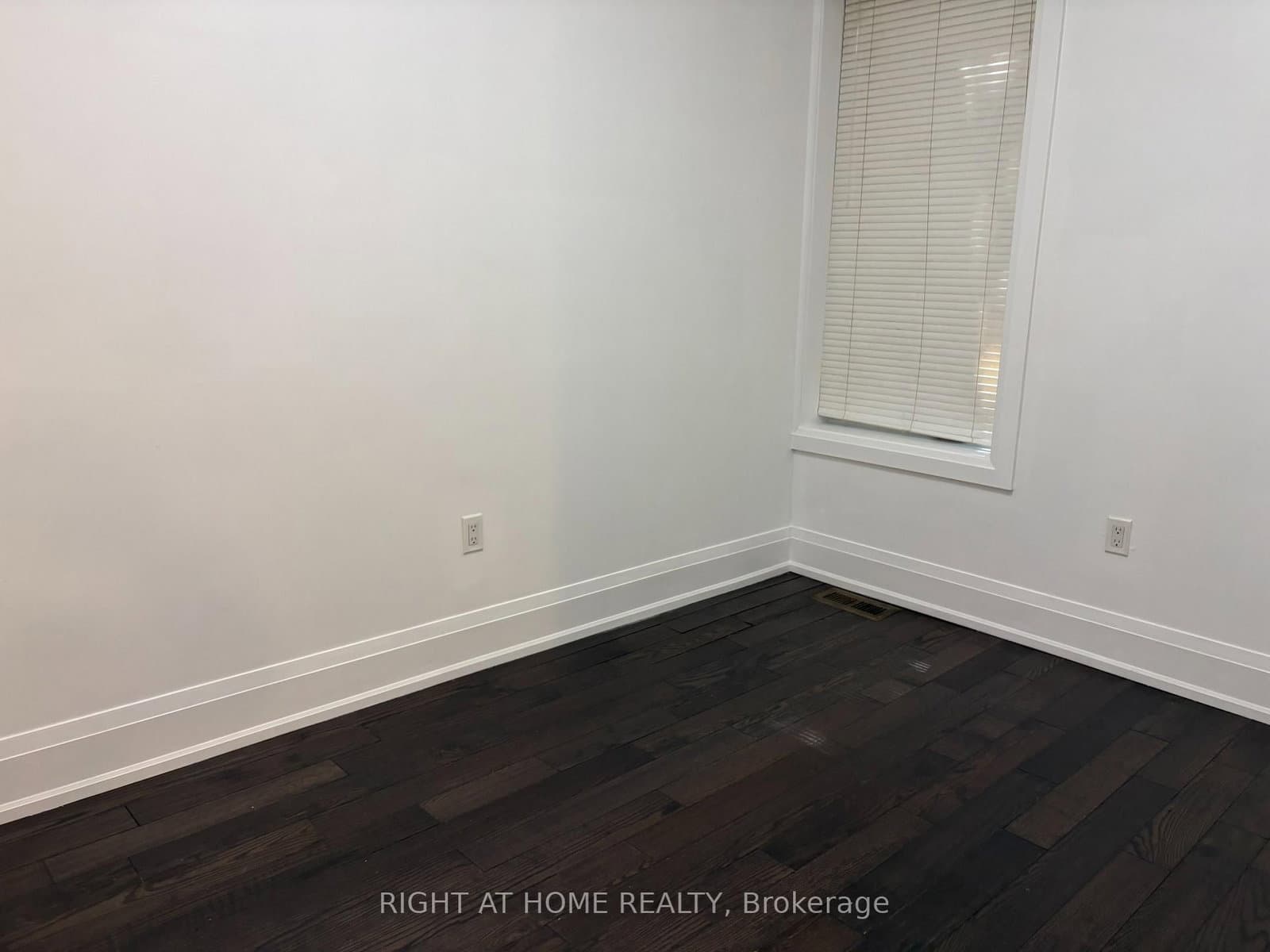 186 Mutual Street, Unit Main thumbnail 3