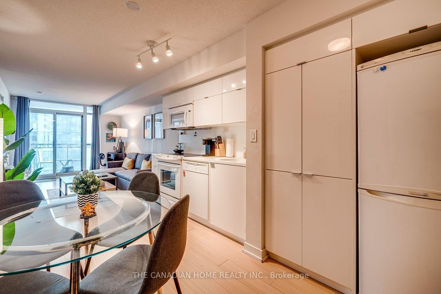 21 Iceboat Terrace, Unit 1605 thumbnail 10