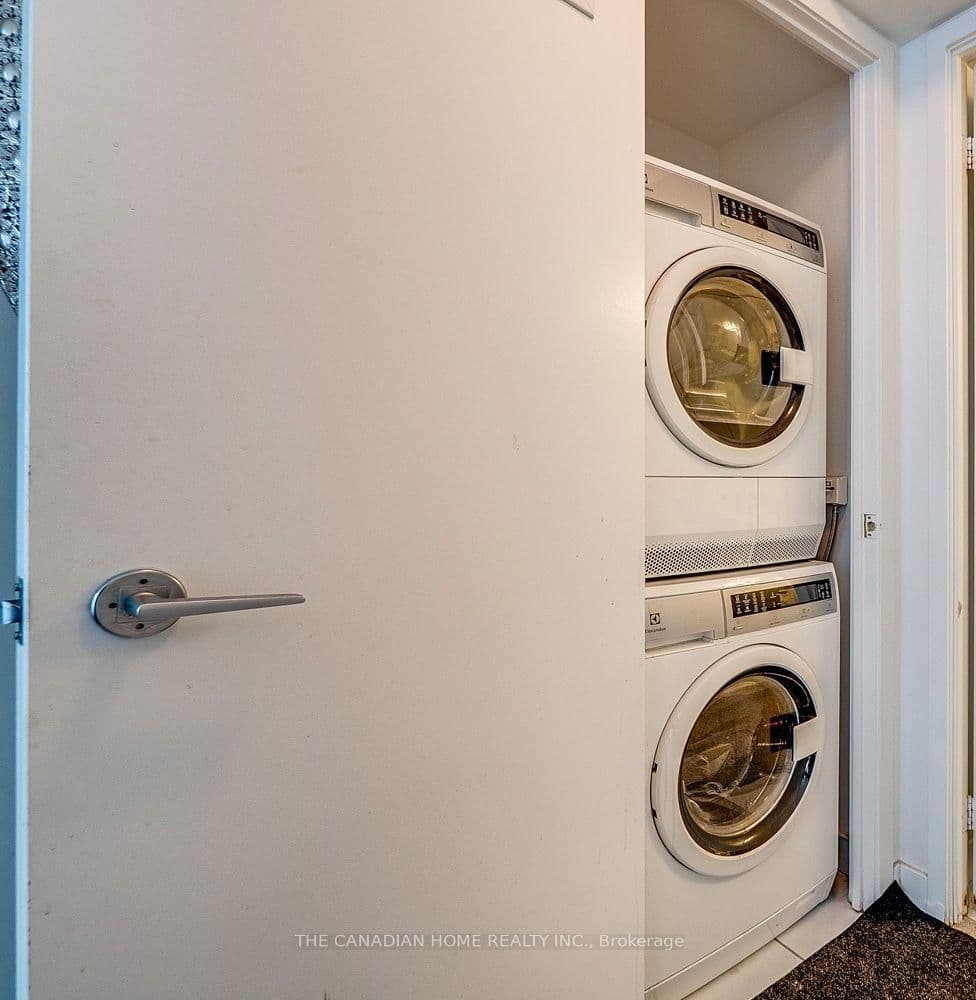21 Iceboat Terrace, Unit 1605 thumbnail 20