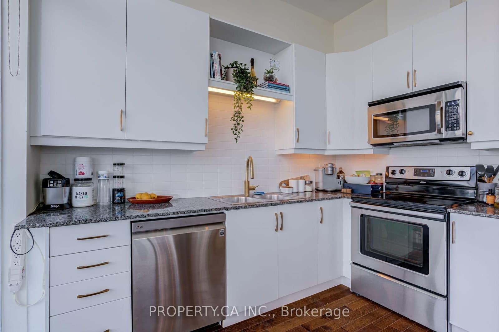 500 Sherbourne Street, Unit 3404 thumbnail 10