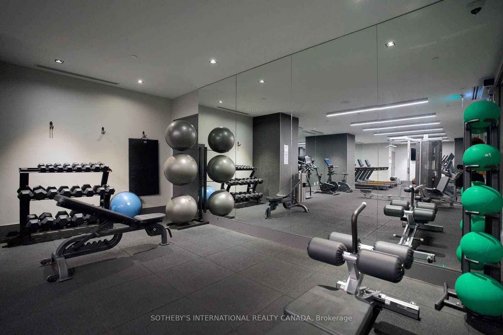 8 Widmer Street, Unit 3209 thumbnail 6