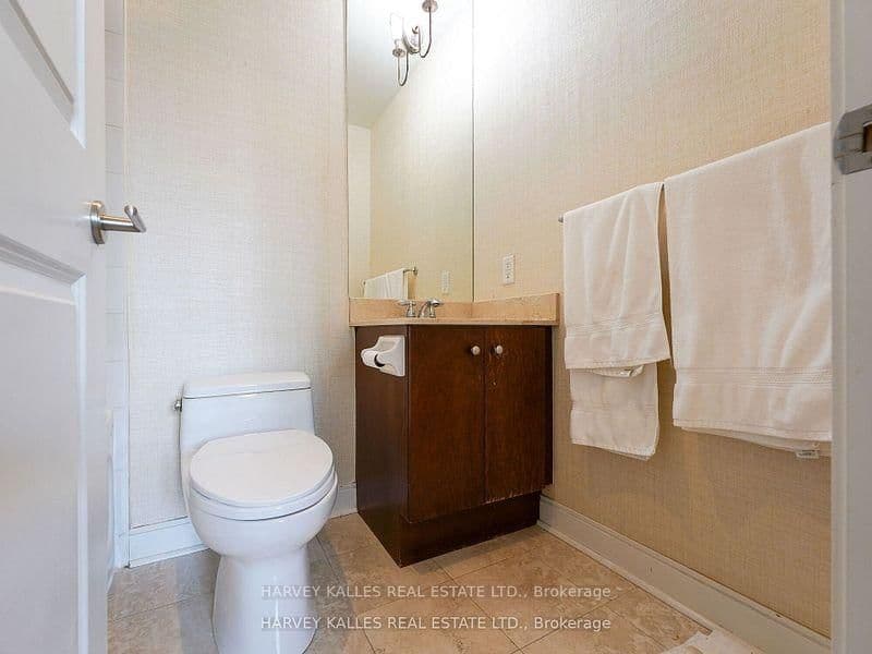 18 Yorkville Avenue, Unit 1305 thumbnail 13