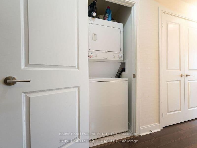 18 Yorkville Avenue, Unit 1305 thumbnail 14