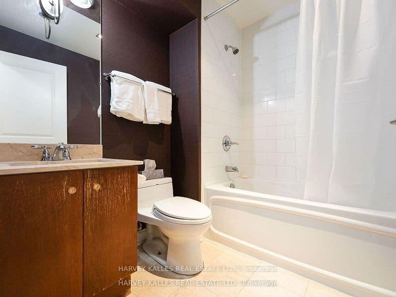 18 Yorkville Avenue, Unit 1305 thumbnail 15