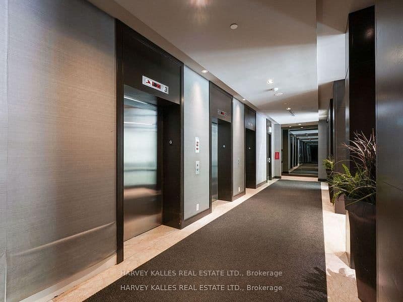18 Yorkville Avenue, Unit 1305 thumbnail 4