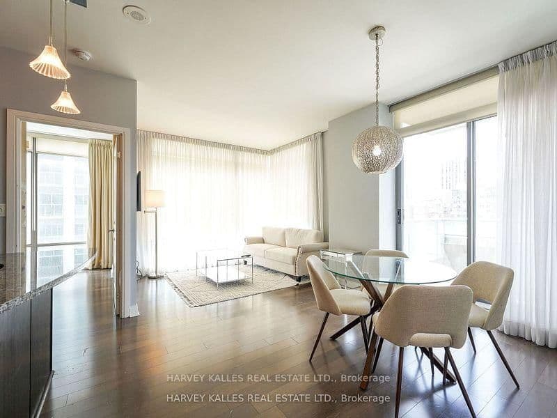18 Yorkville Avenue, Unit 1305 thumbnail 7