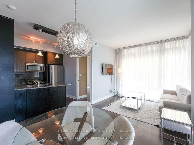 18 Yorkville Avenue, Unit 1305 thumbnail 8