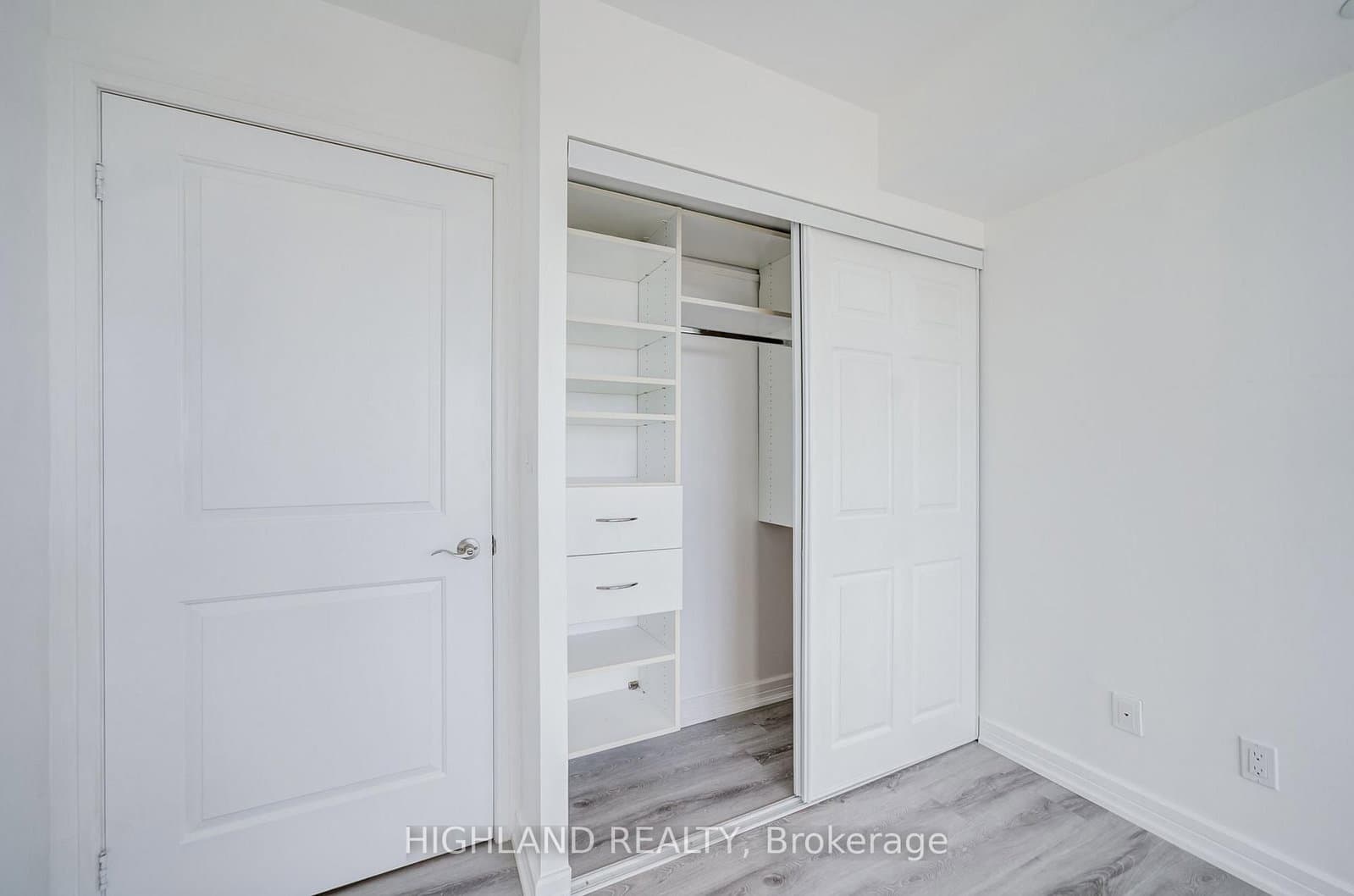 18 Harrison Garden, Unit 1002 thumbnail 12
