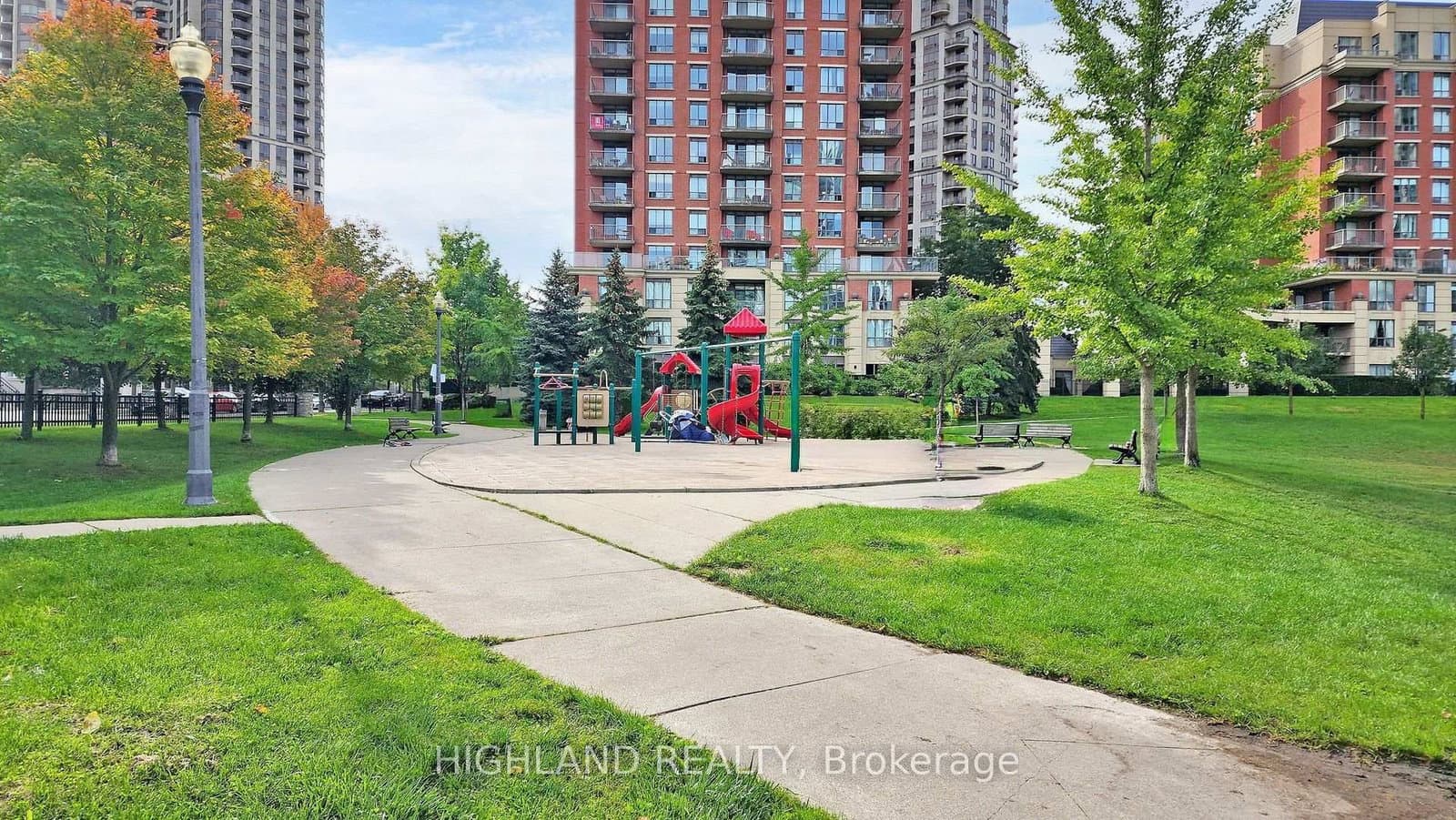 18 Harrison Garden, Unit 1002 thumbnail 24