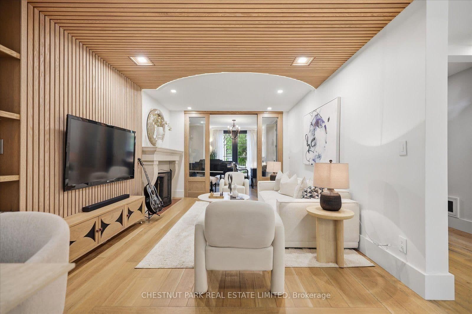 310 Bessborough Drive thumbnail 10