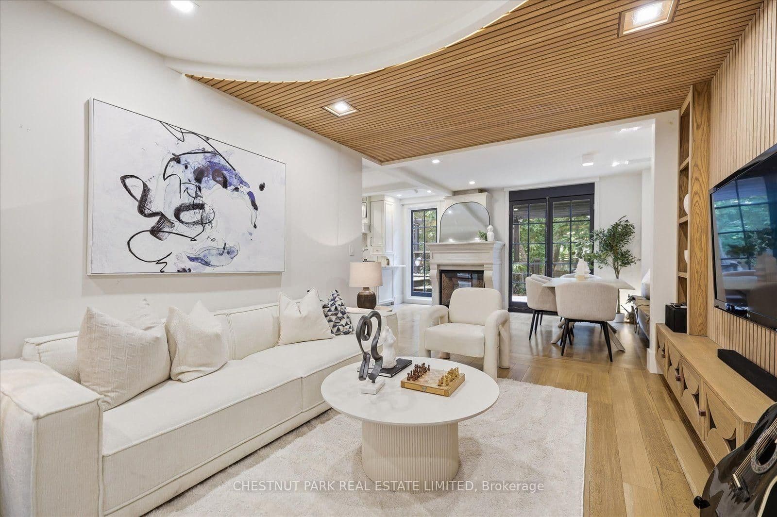 310 Bessborough Drive thumbnail 12