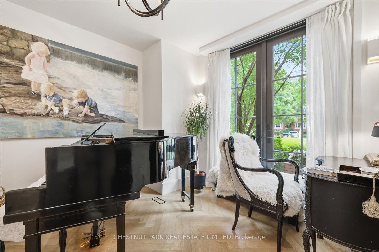 310 Bessborough Drive thumbnail 13