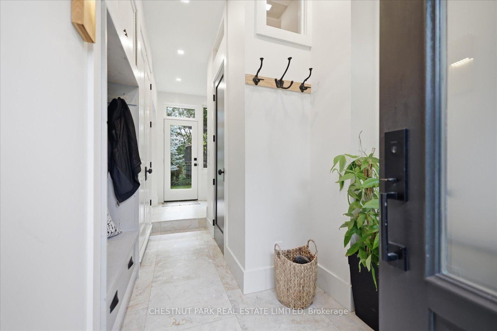 310 Bessborough Drive thumbnail 21