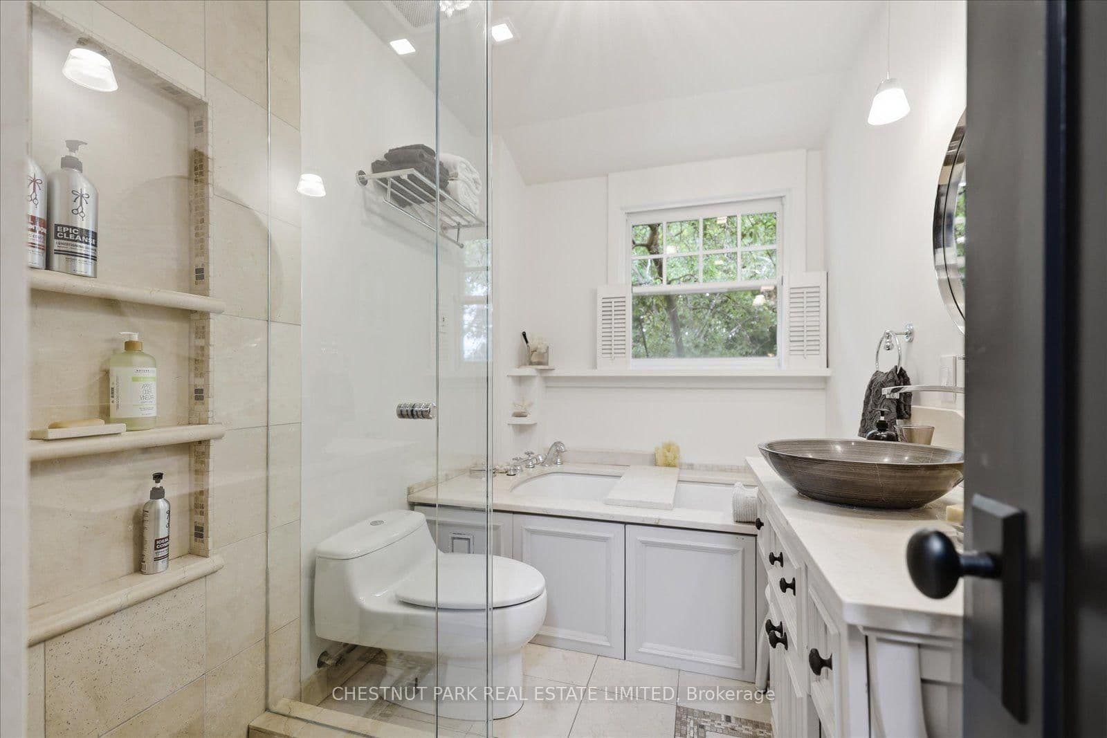310 Bessborough Drive thumbnail 30