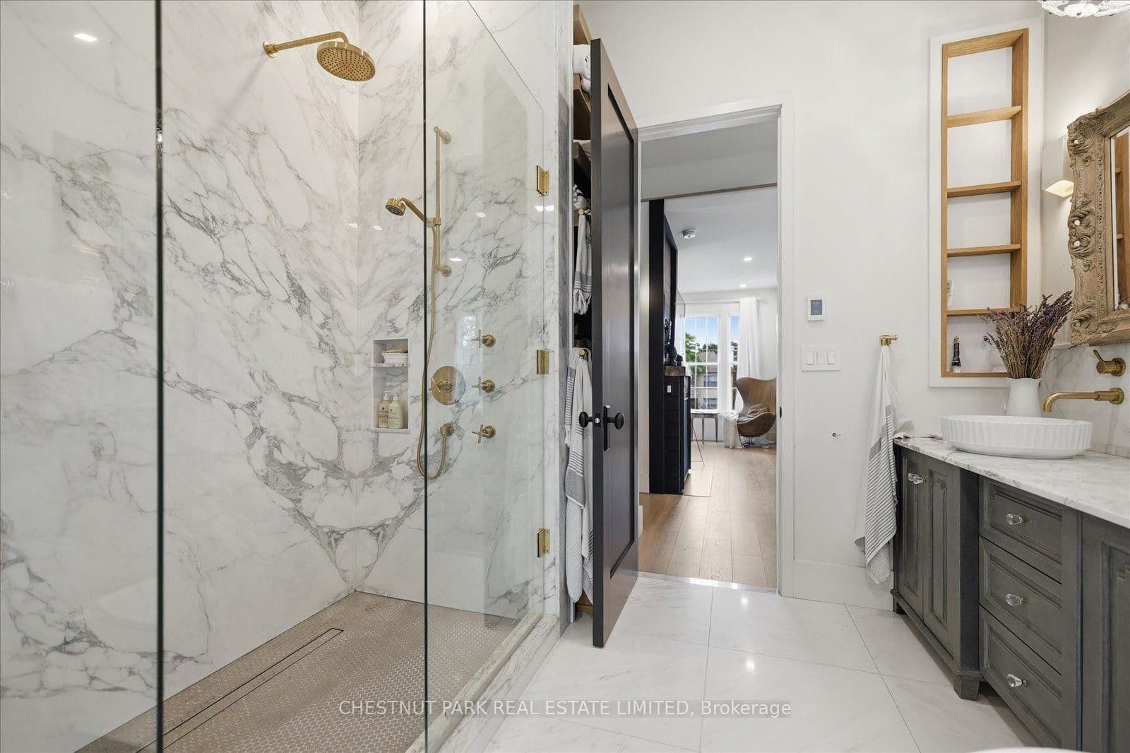 310 Bessborough Drive thumbnail 37