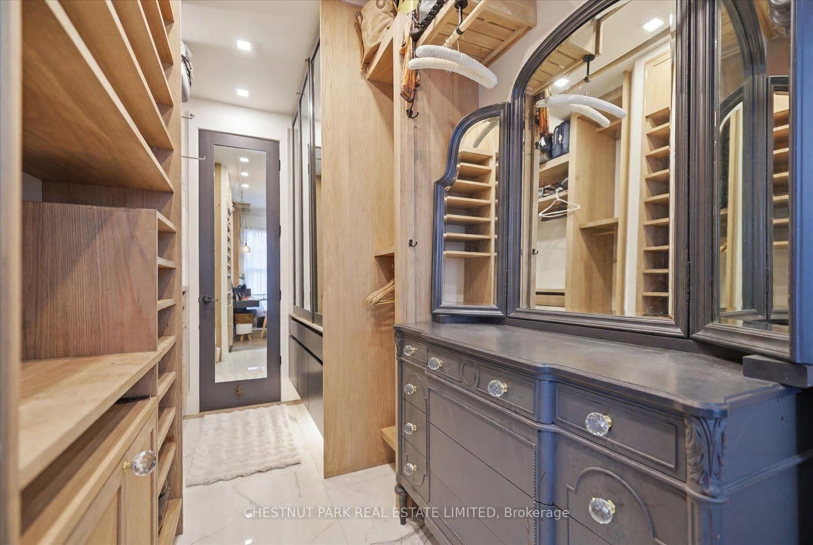 310 Bessborough Drive thumbnail 38