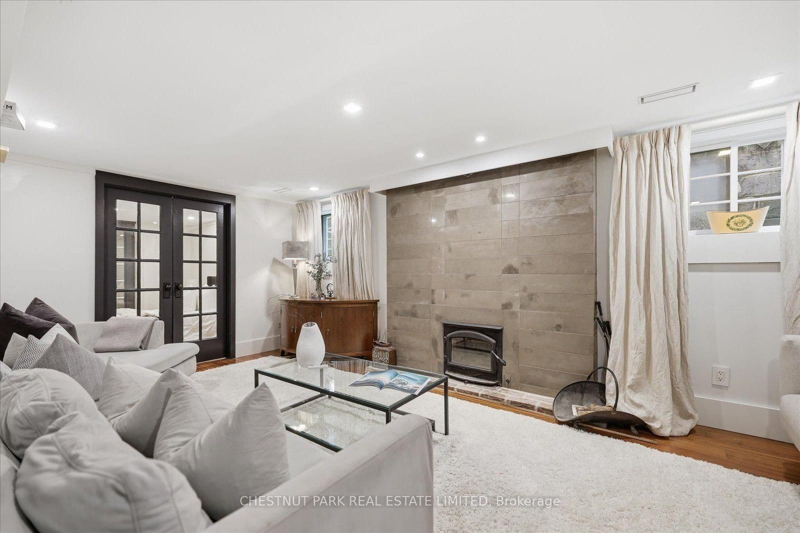 310 Bessborough Drive thumbnail 39