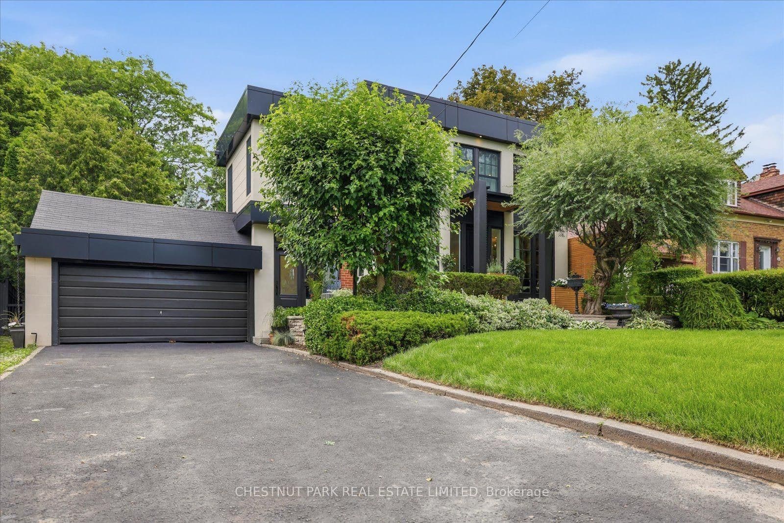 310 Bessborough Drive thumbnail 4