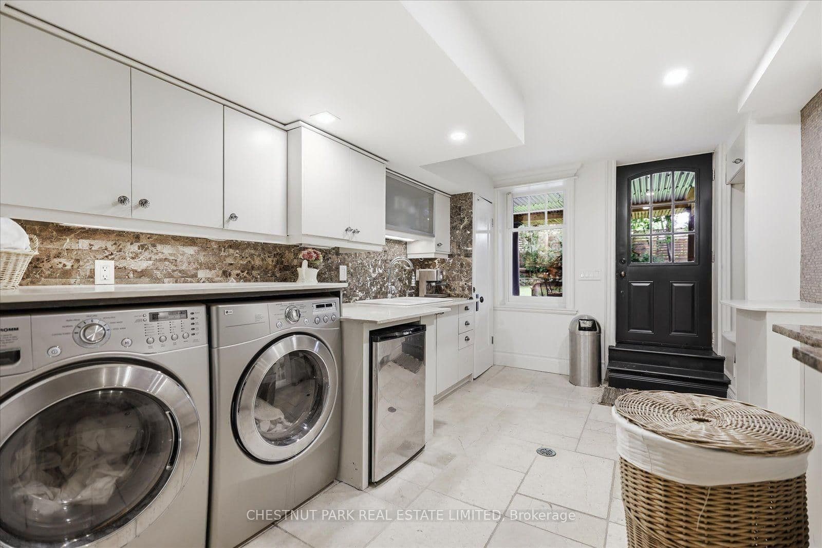 310 Bessborough Drive thumbnail 43