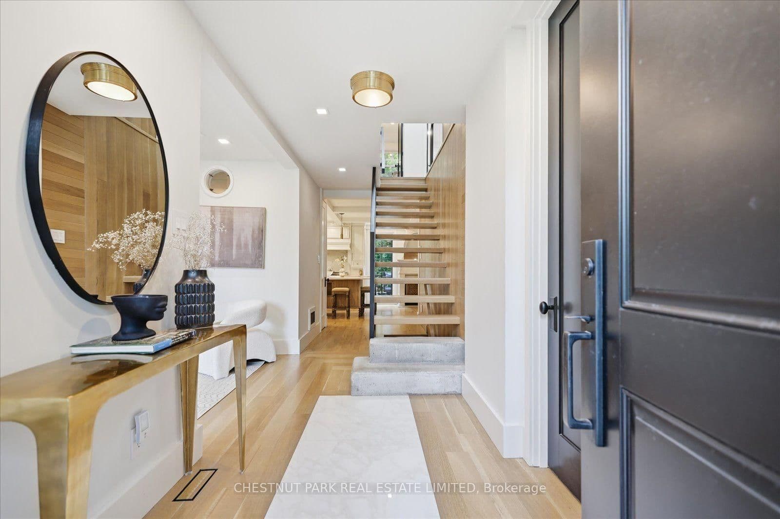 310 Bessborough Drive thumbnail 5