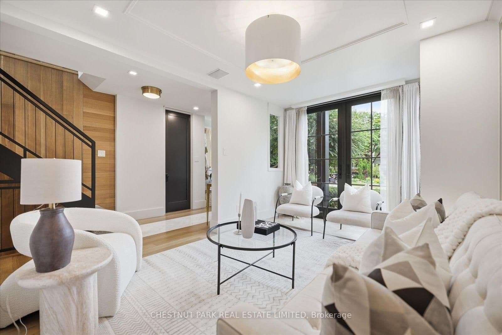 310 Bessborough Drive thumbnail 8