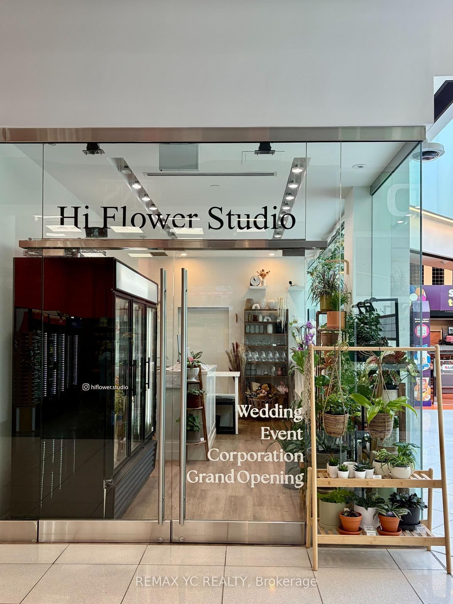 2 St. Clair Avenue E, Unit 105 thumbnail 2