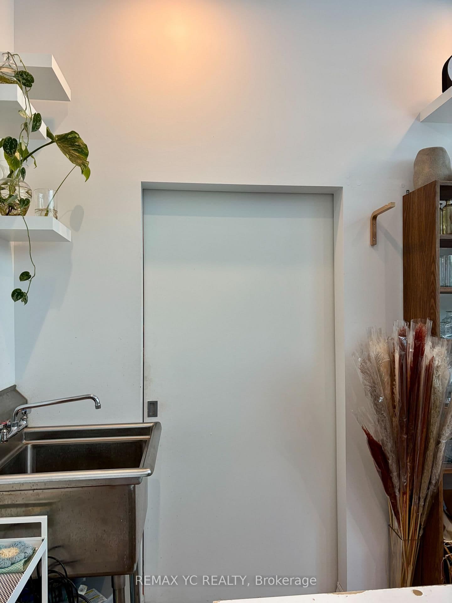 2 St. Clair Avenue E, Unit 105 thumbnail 5