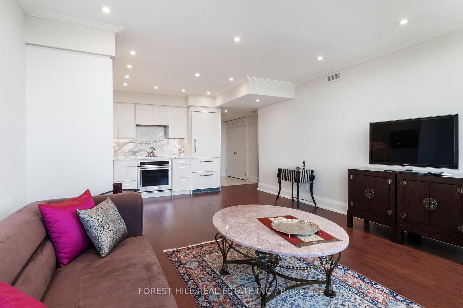 500 Avenue Road, Unit 1401 thumbnail 14