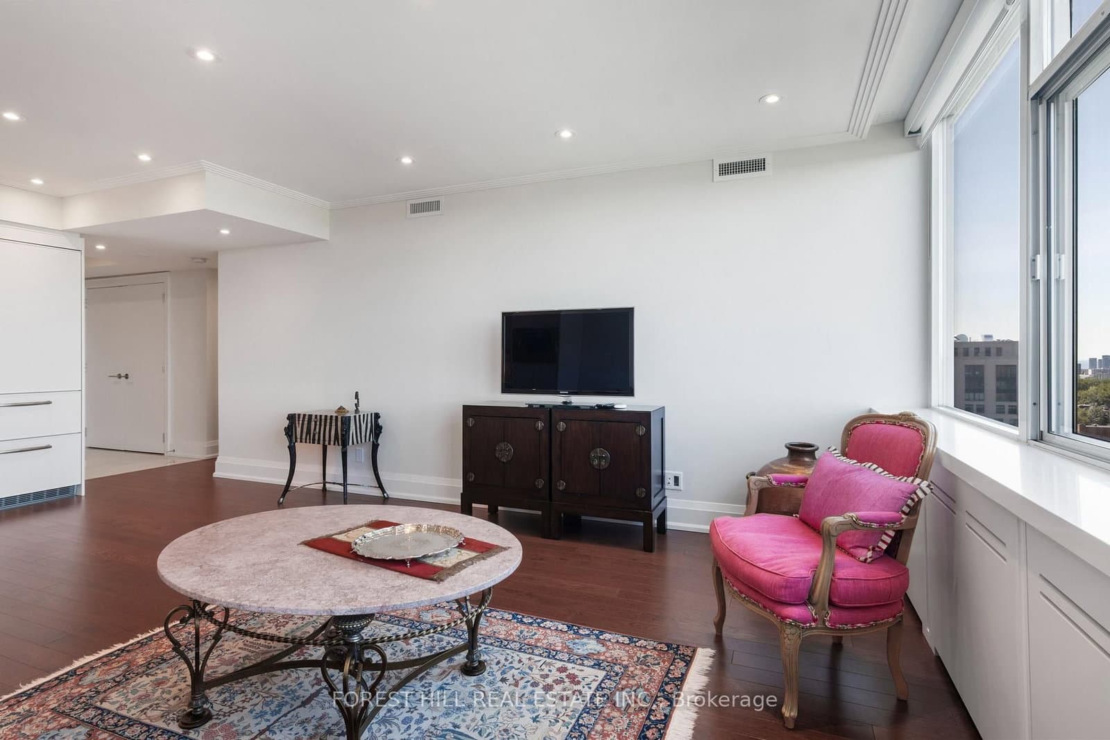 500 Avenue Road, Unit 1401 thumbnail 15