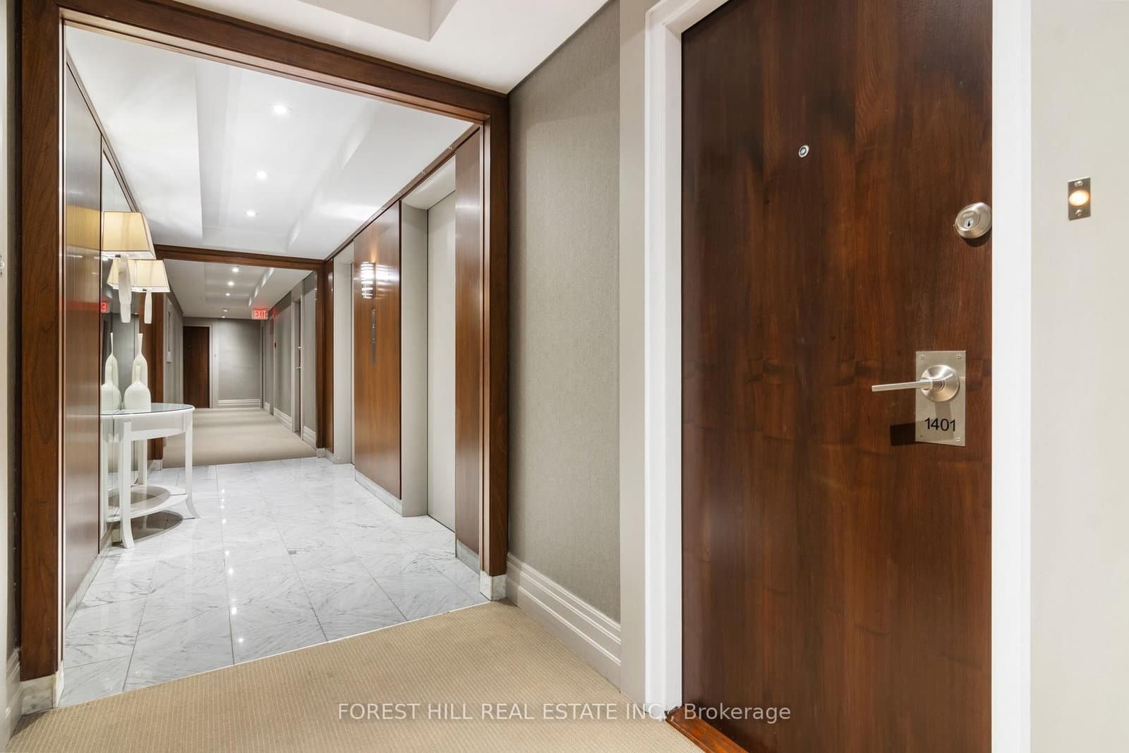 500 Avenue Road, Unit 1401 thumbnail 2