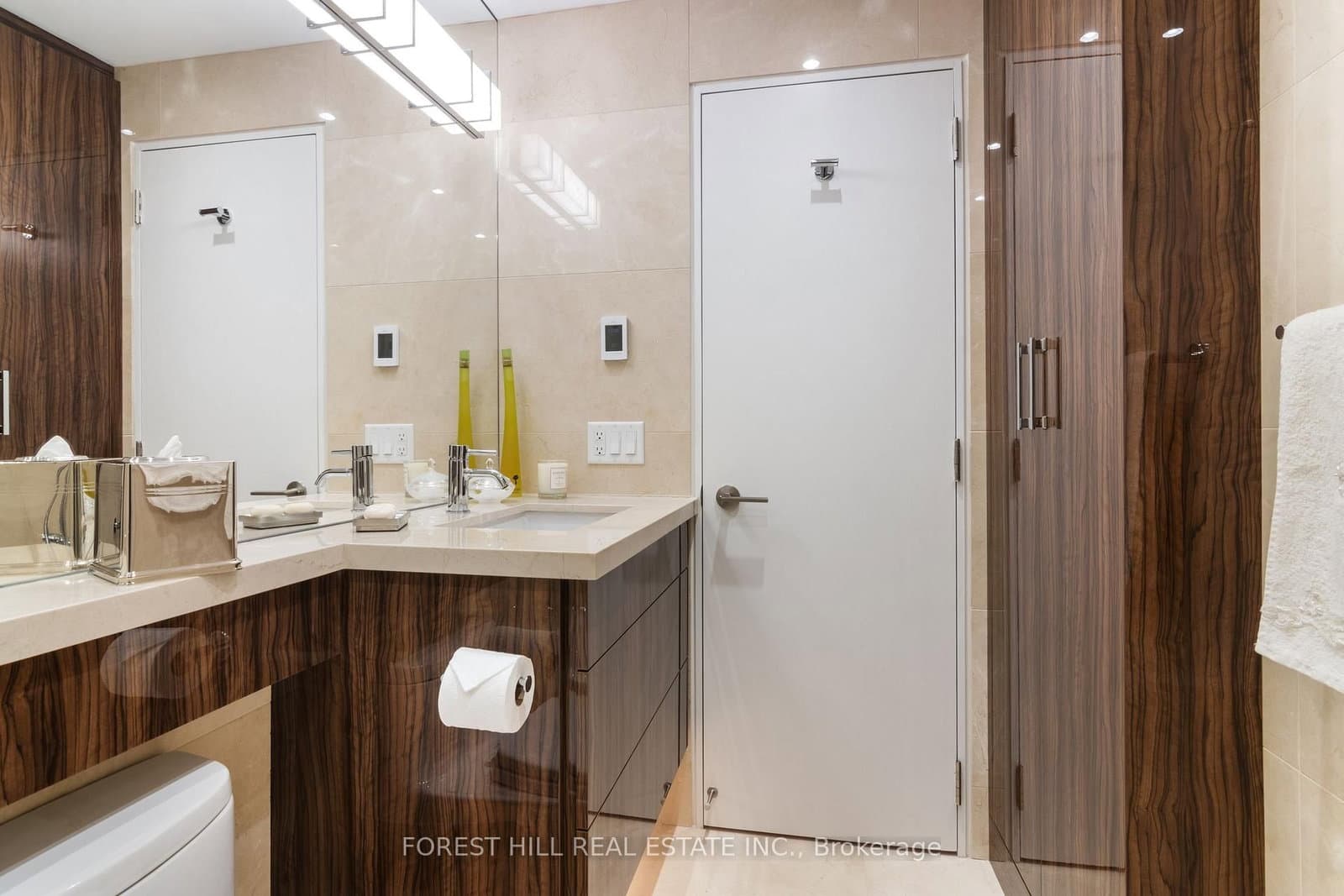 500 Avenue Road, Unit 1401 thumbnail 29