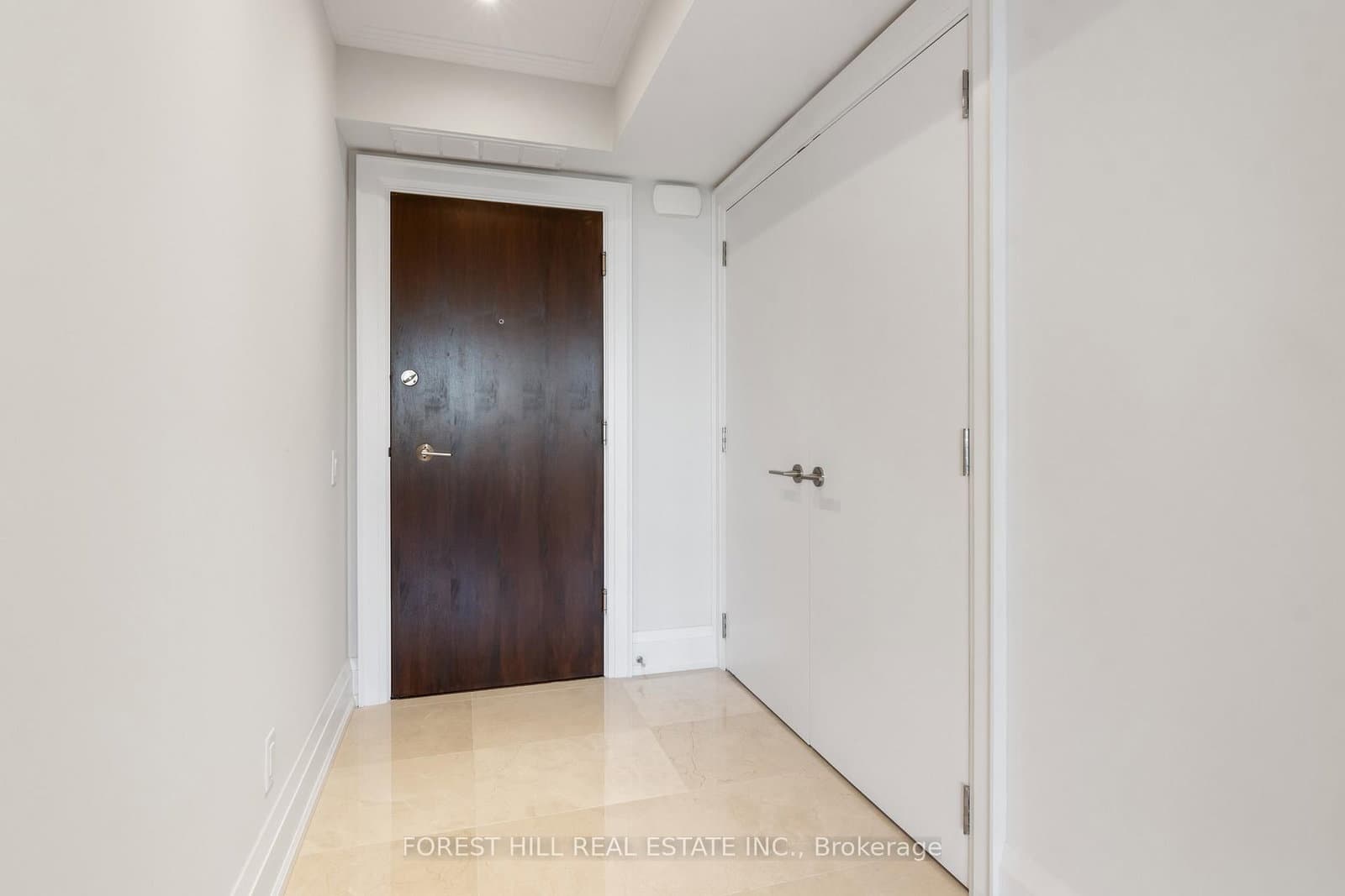500 Avenue Road, Unit 1401 thumbnail 3