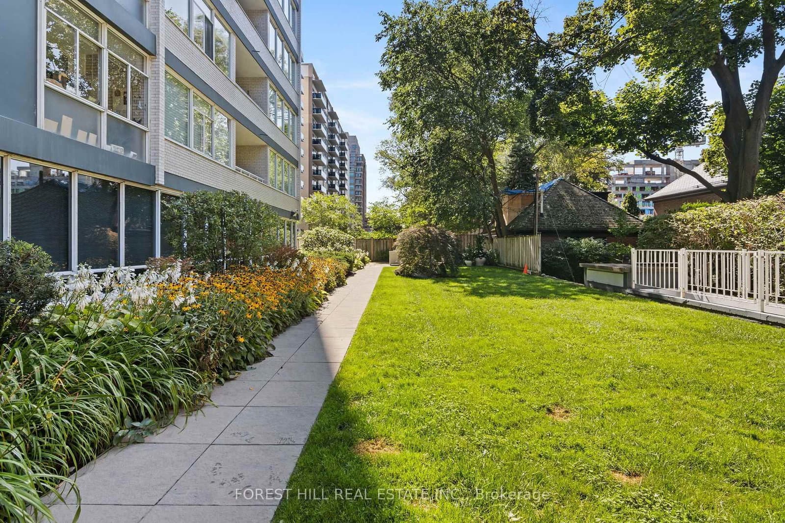 500 Avenue Road, Unit 1401 thumbnail 35