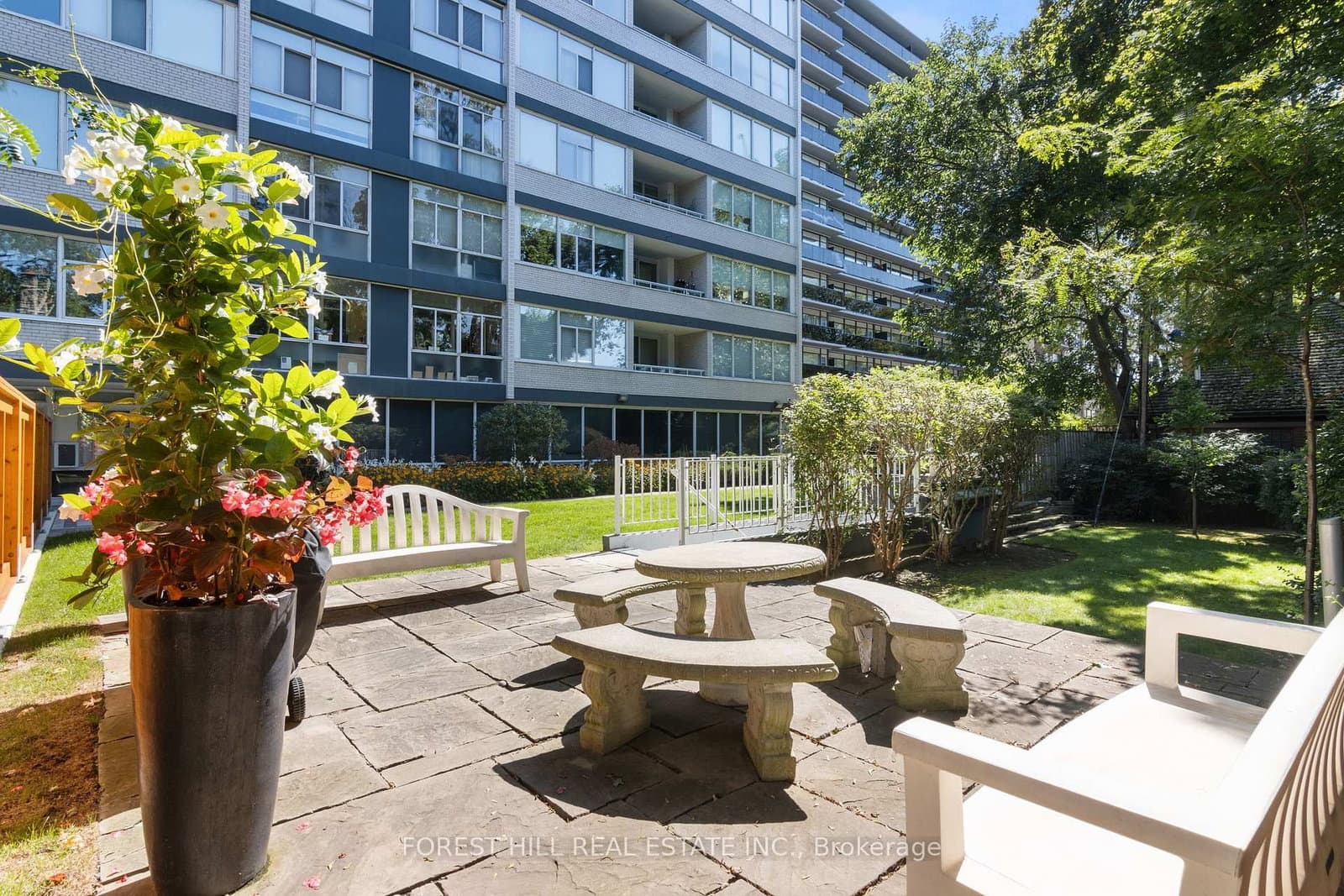 500 Avenue Road, Unit 1401 thumbnail 36