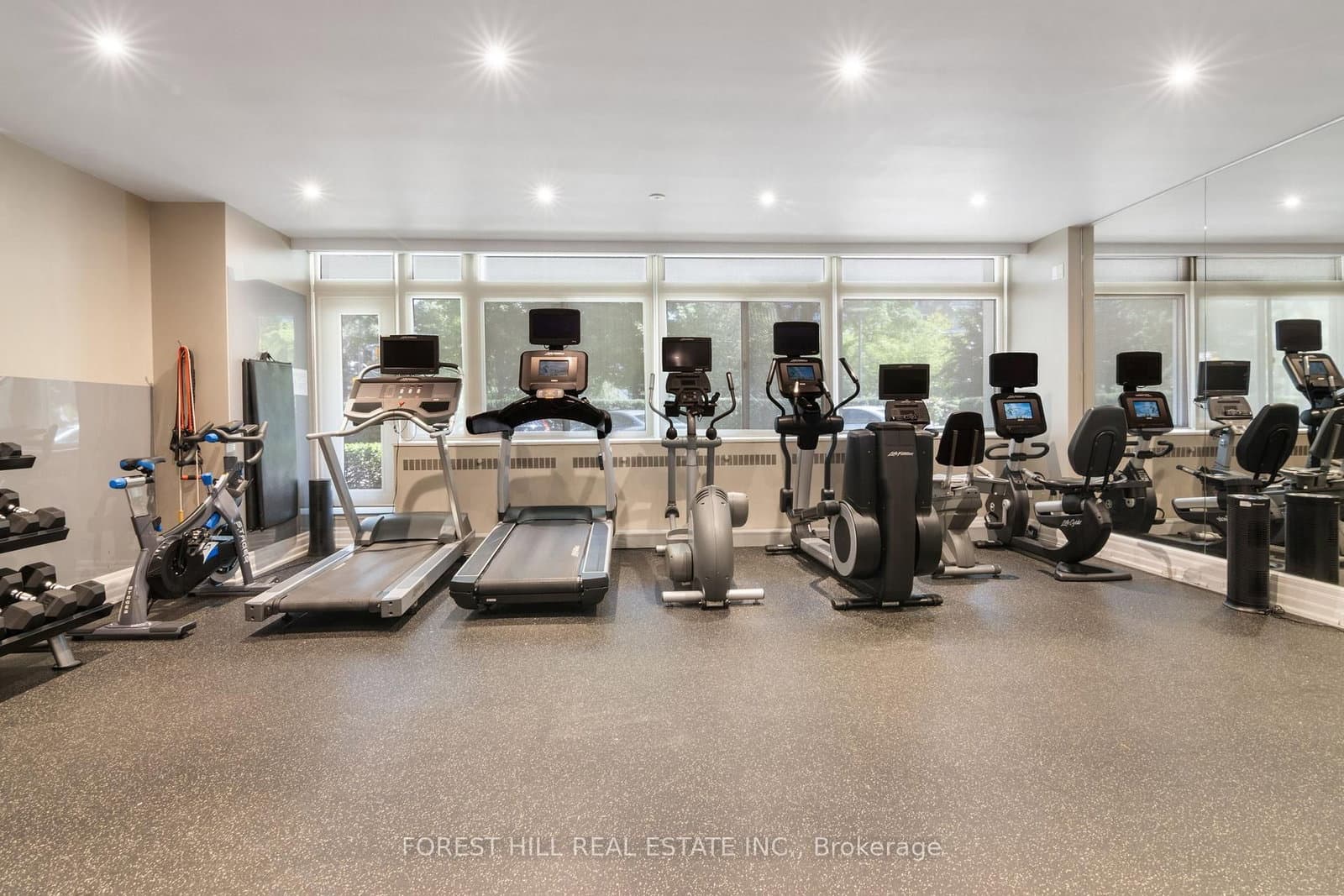 500 Avenue Road, Unit 1401 thumbnail 39