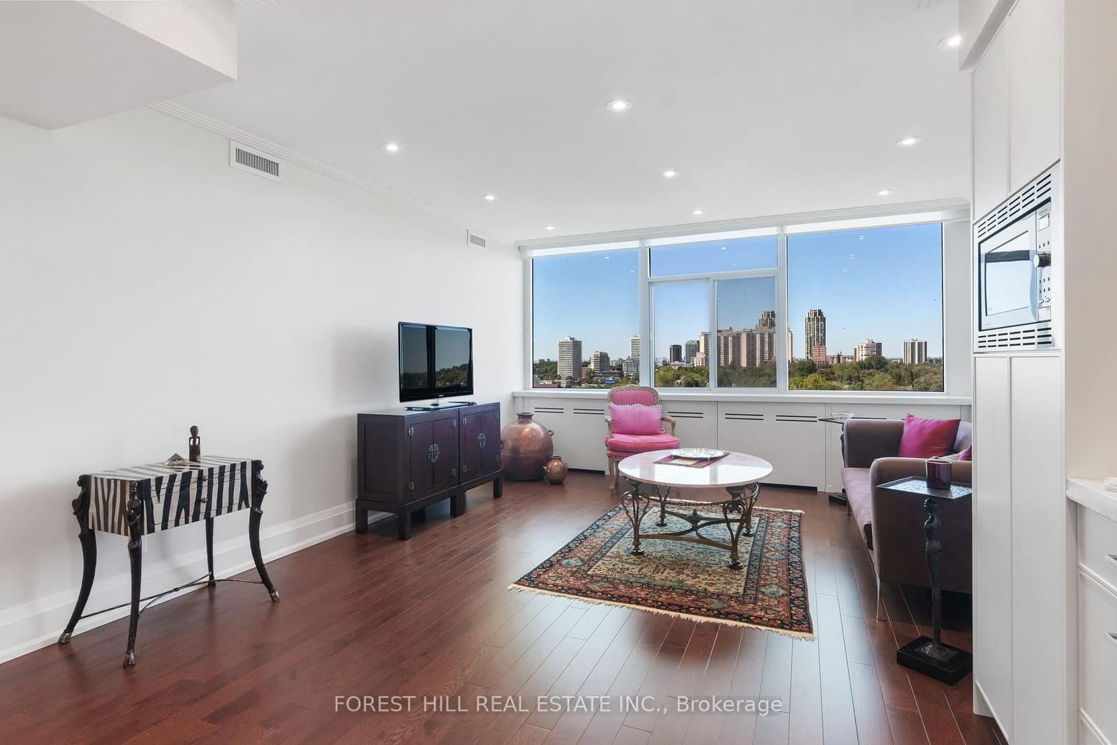 500 Avenue Road, Unit 1401 thumbnail 5