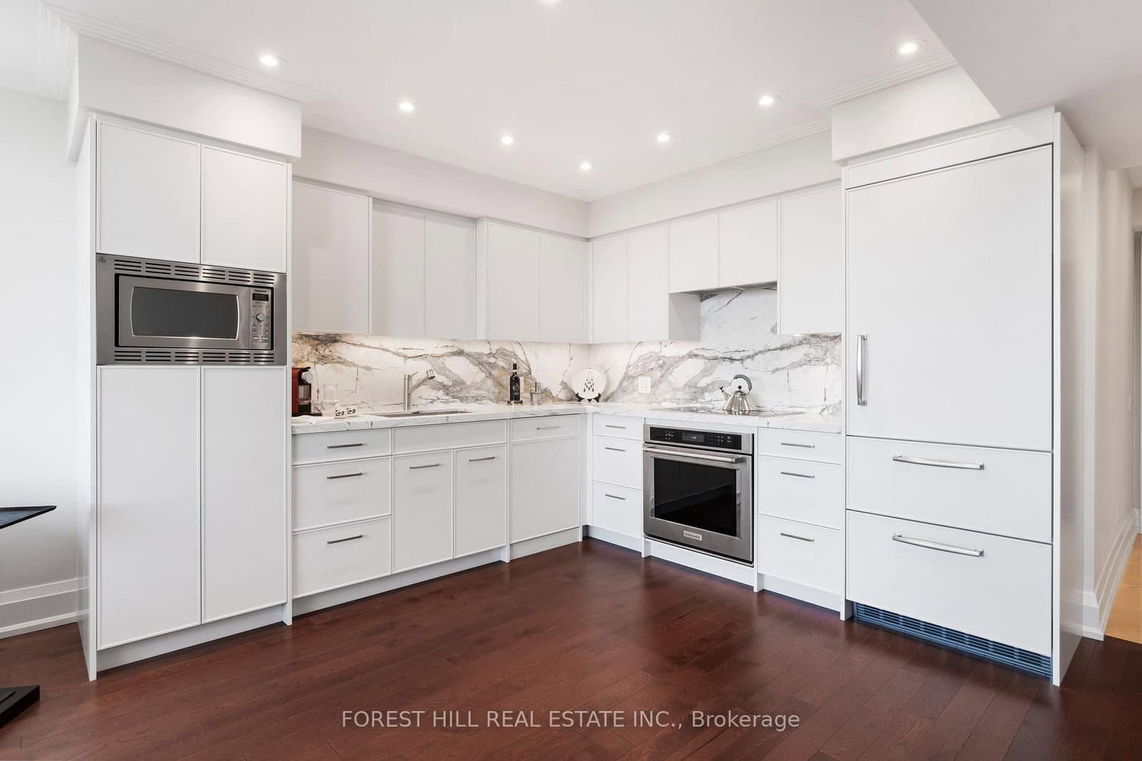 500 Avenue Road, Unit 1401 thumbnail 9