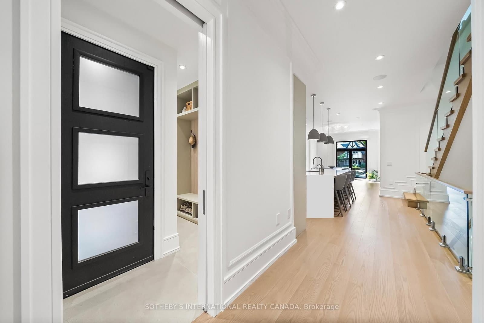 734 Avenue Road thumbnail 11