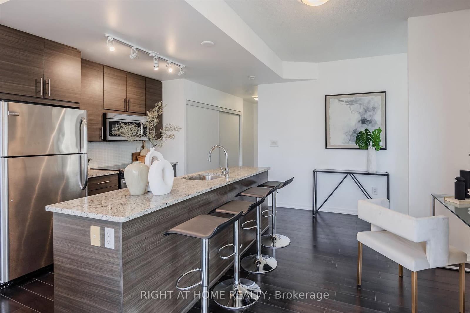 70 Forest Manor Road, Unit 206 thumbnail 10