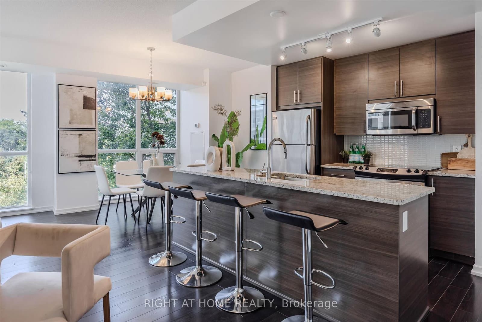 70 Forest Manor Road, Unit 206 thumbnail 7
