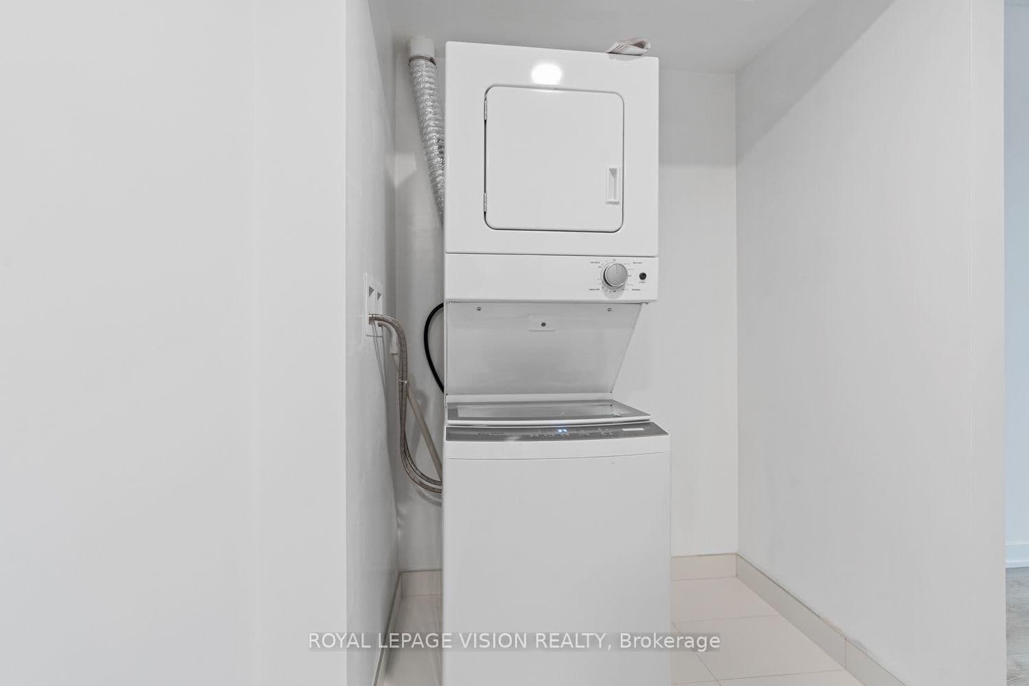 230 Simcoe Street, Unit 3113 thumbnail 12