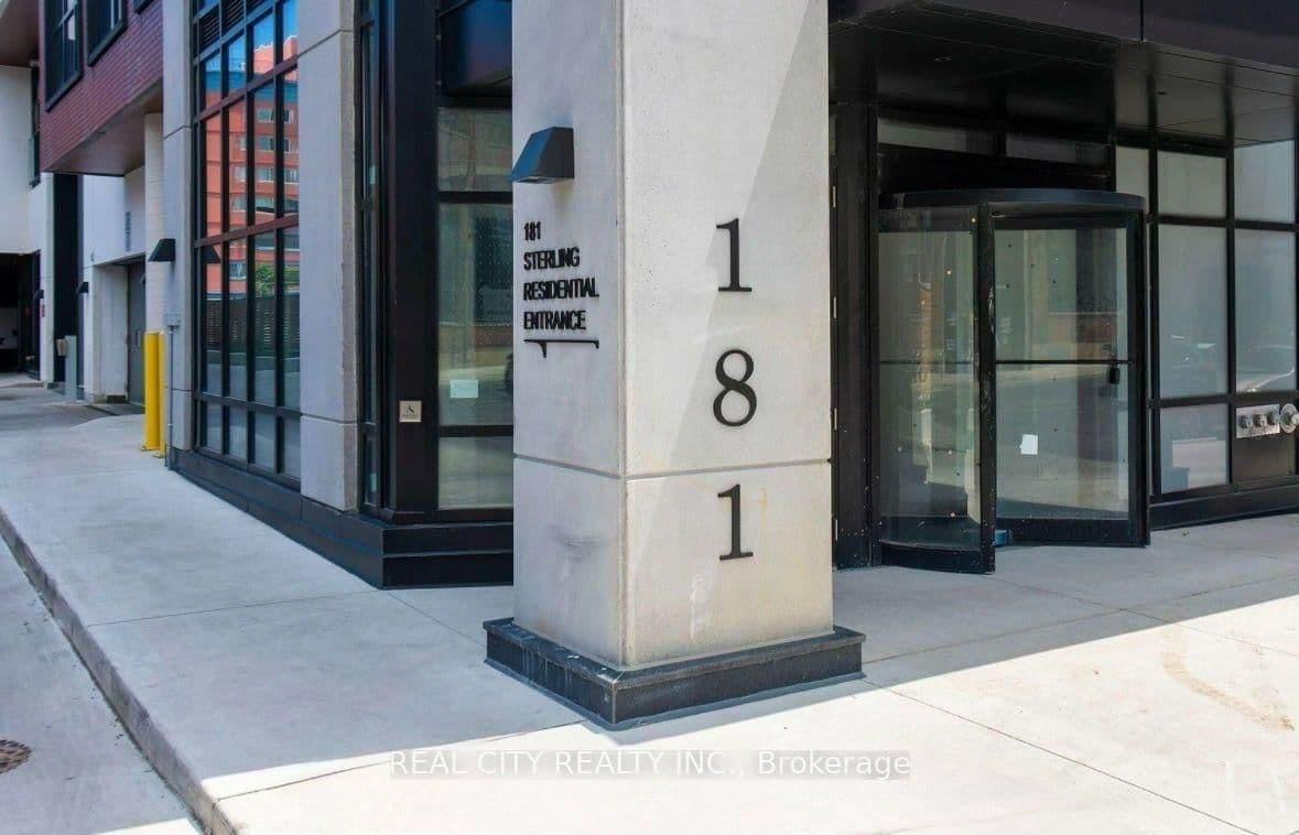 181 Sterling Road, Unit 711 thumbnail 2