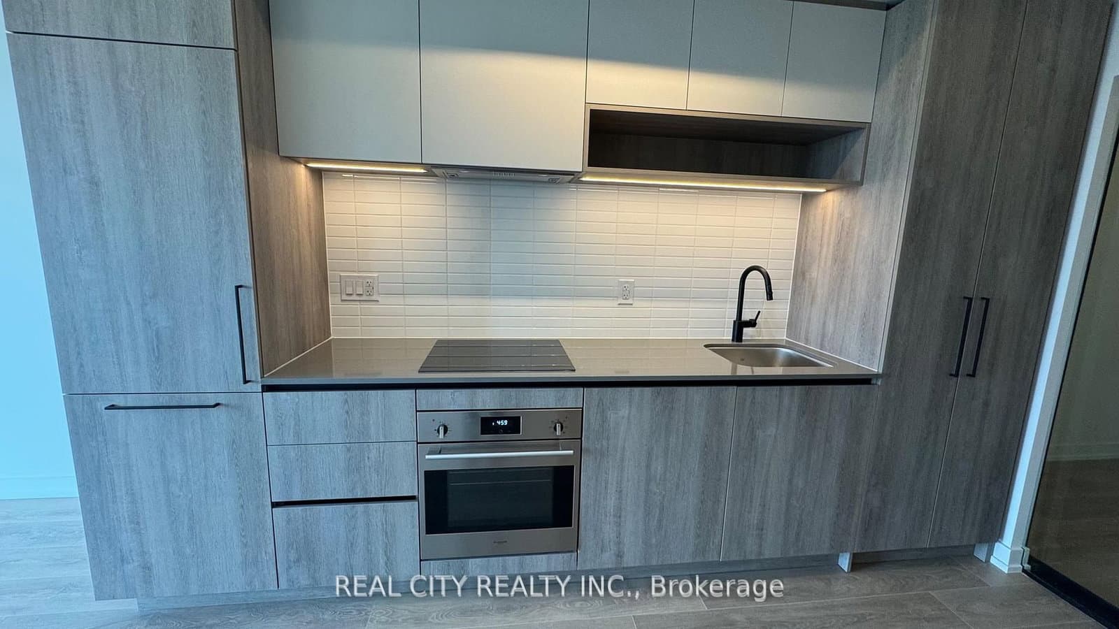 181 Sterling Road, Unit 711 thumbnail 3