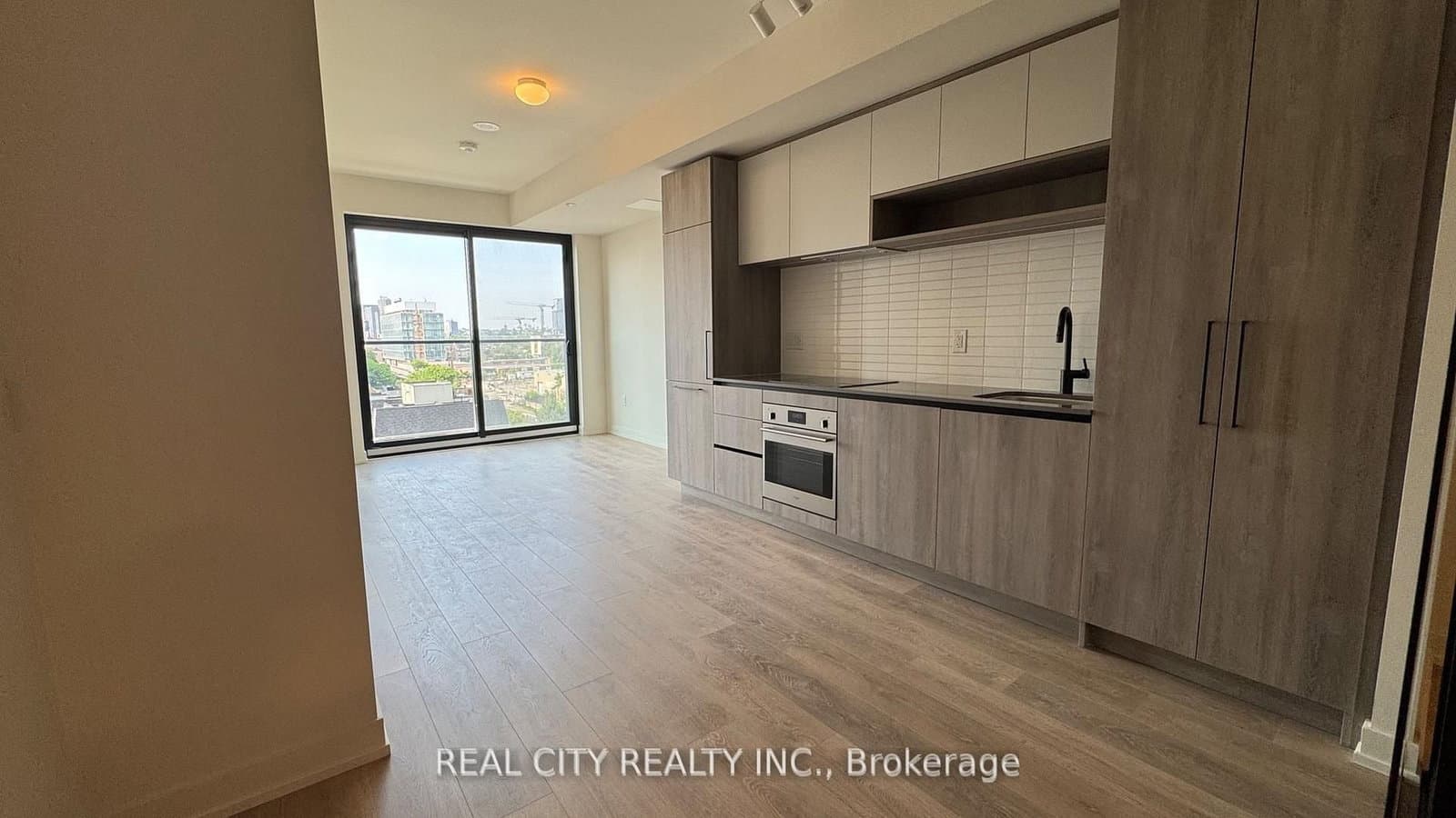 181 Sterling Road, Unit 711 thumbnail 5