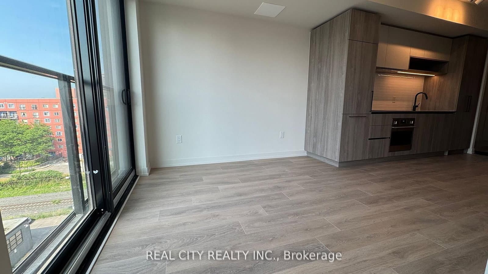 181 Sterling Road, Unit 711 thumbnail 6